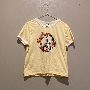 yellow peace sign rue 21 t shirt, size L